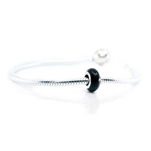 Black Universal Enamel Stopper with bracelet